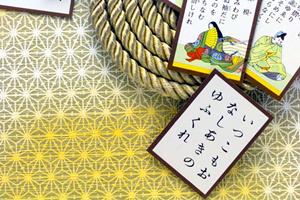 人気の缶バッチで出来たミラーが手に入る